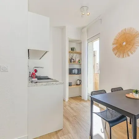 Joli - Wifi - Vallier Catane *